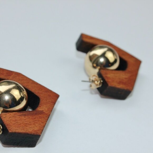 Sculpture Earrings, Statement Earrings Made of Wood and Gold. Vintage. - Picture 8 of 8